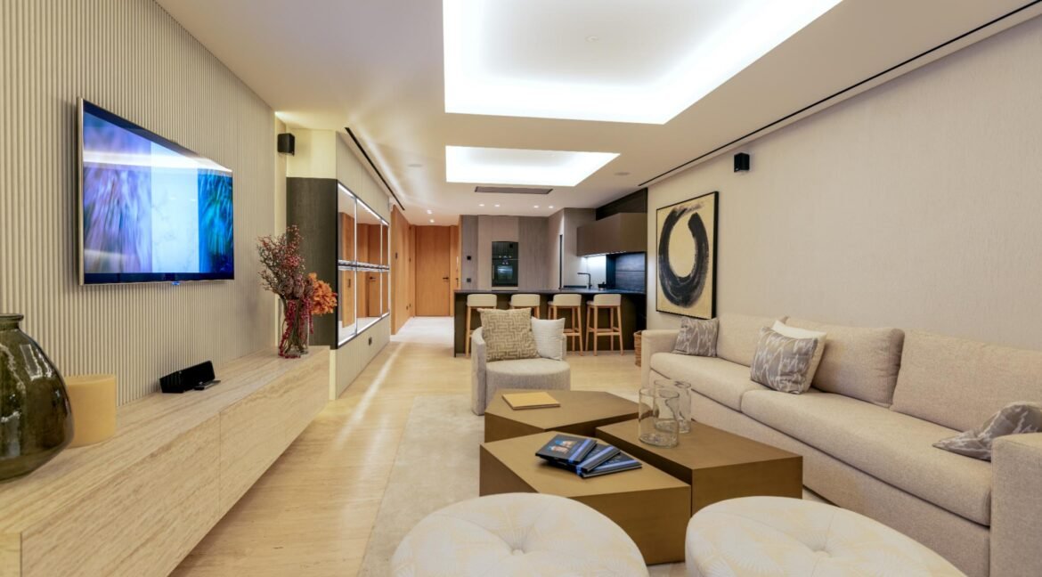 Ikkilbay-estepona-living-room-2