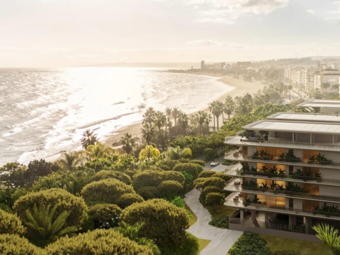 Beachfront residences Estepona - beachfront setting