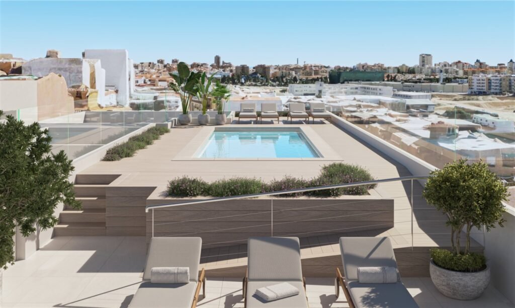 Rooftop pool and solarium at Laguna Nova, Las Lagunas de Mijas